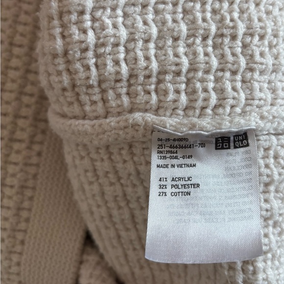 UNIQLO Cardigan Sweater Jacket Beige Knit Pockets Womens M Preppy Old Money - Picture 11 of 11